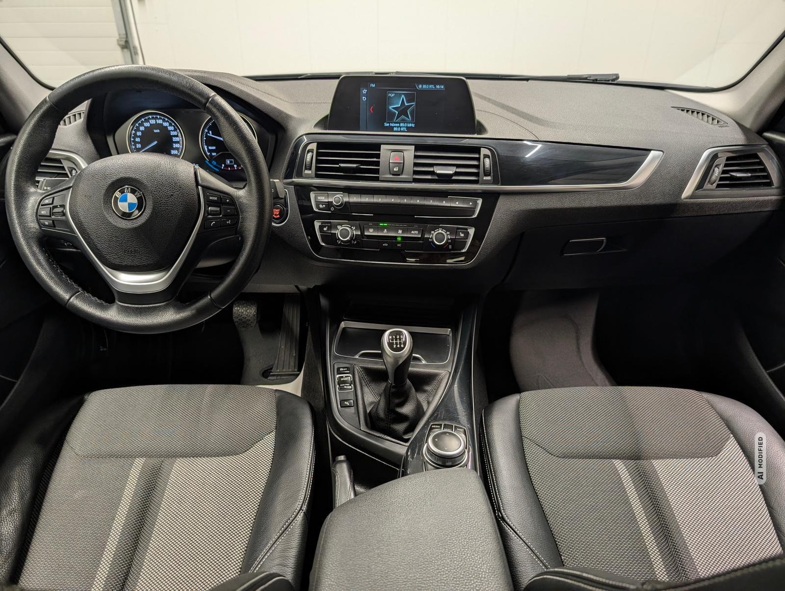 BMW 118 d xDrive Urban Line LED/Navi/SHZ/Kam/GRA/17LM