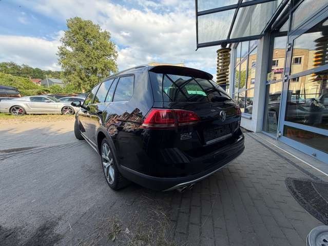 Volkswagen Golf Variant 2.0 TDI AHK LED LEDER Zahnriemen Neu