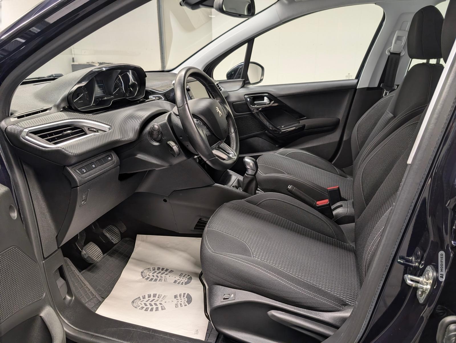 Peugeot 208 Allure Navi/Carplay/SHZ/PDC/Tempom./16-LM