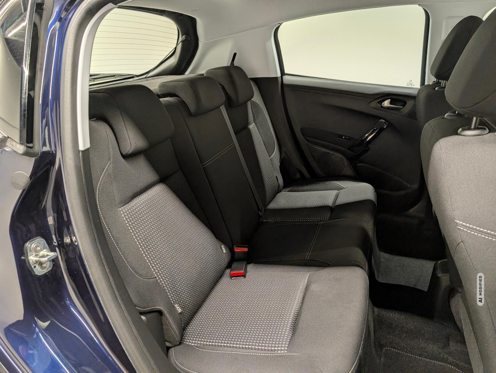 Peugeot 208 Allure Navi/Carplay/SHZ/PDC/Tempom./16-LM