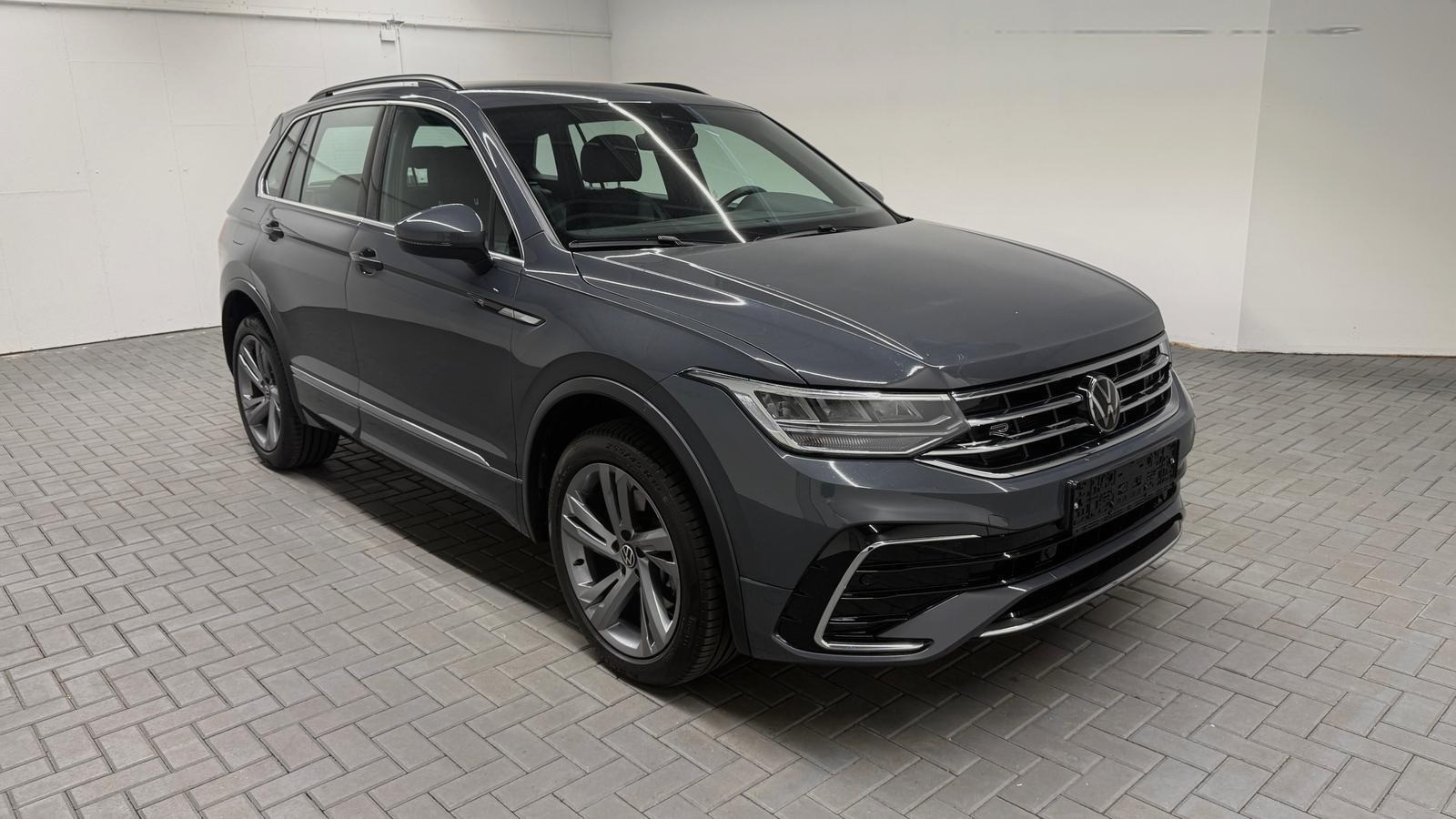 Volkswagen Tiguan R-Line 4M LED/Navi/SHZ/AHK/Kam/elH/19-LM