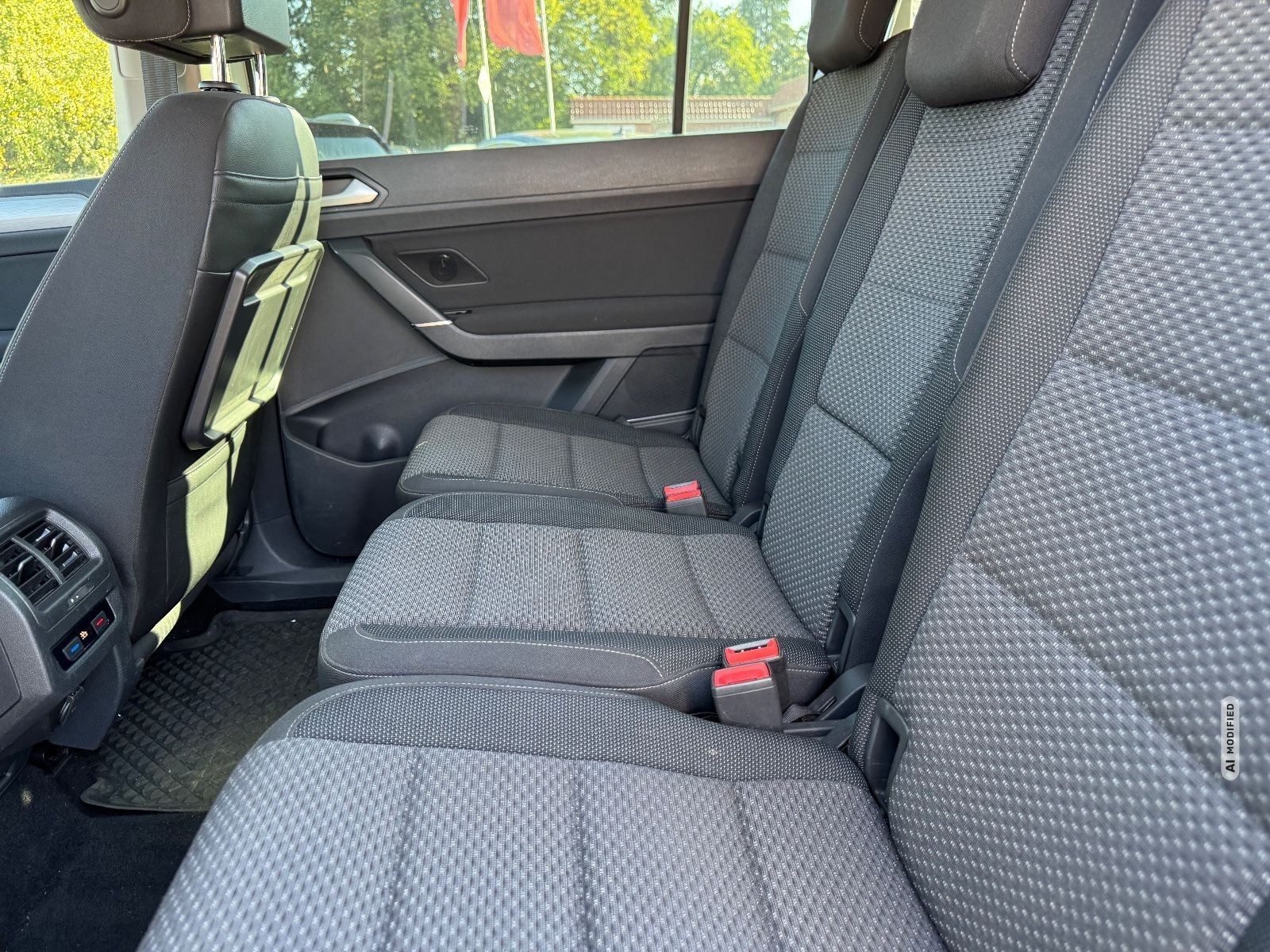 Volkswagen Touran 1,5 TSI 7Sitzer AHK NAVI PDC ACC SHZ TOP