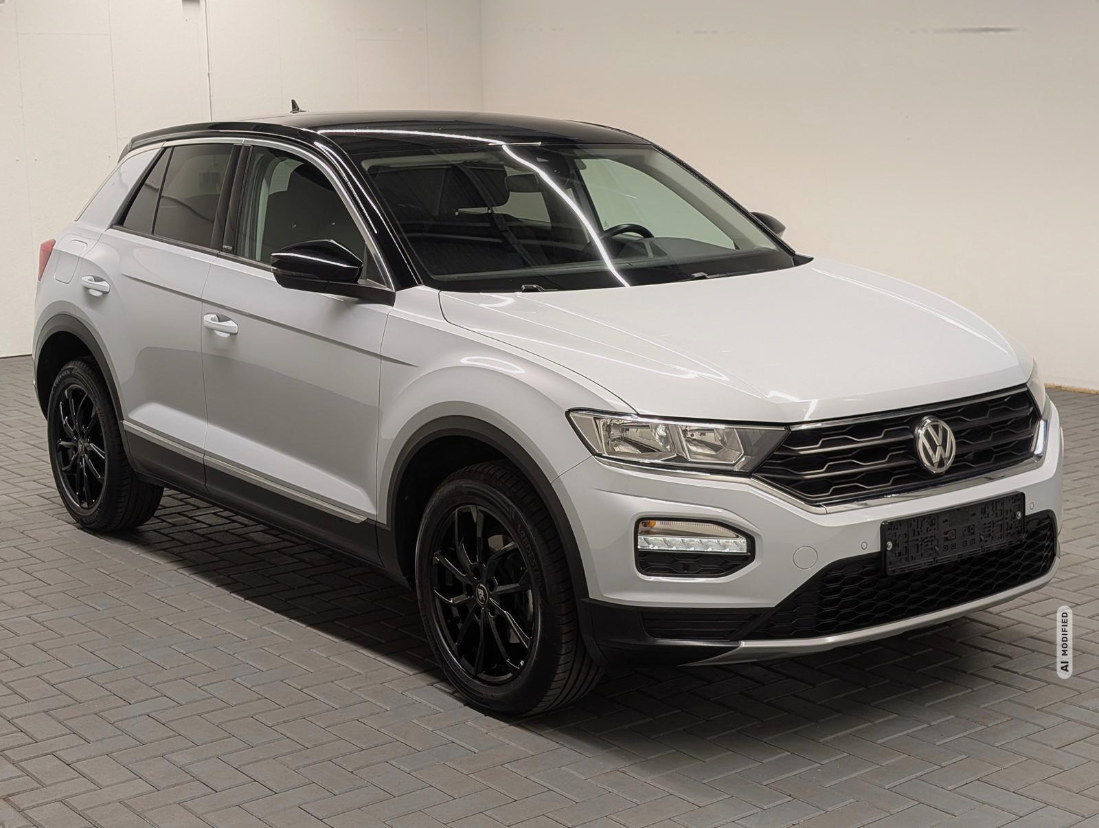Volkswagen T-Roc United Stdhzg./Navi/SHZ/Kam/elH/Keyl./17LM