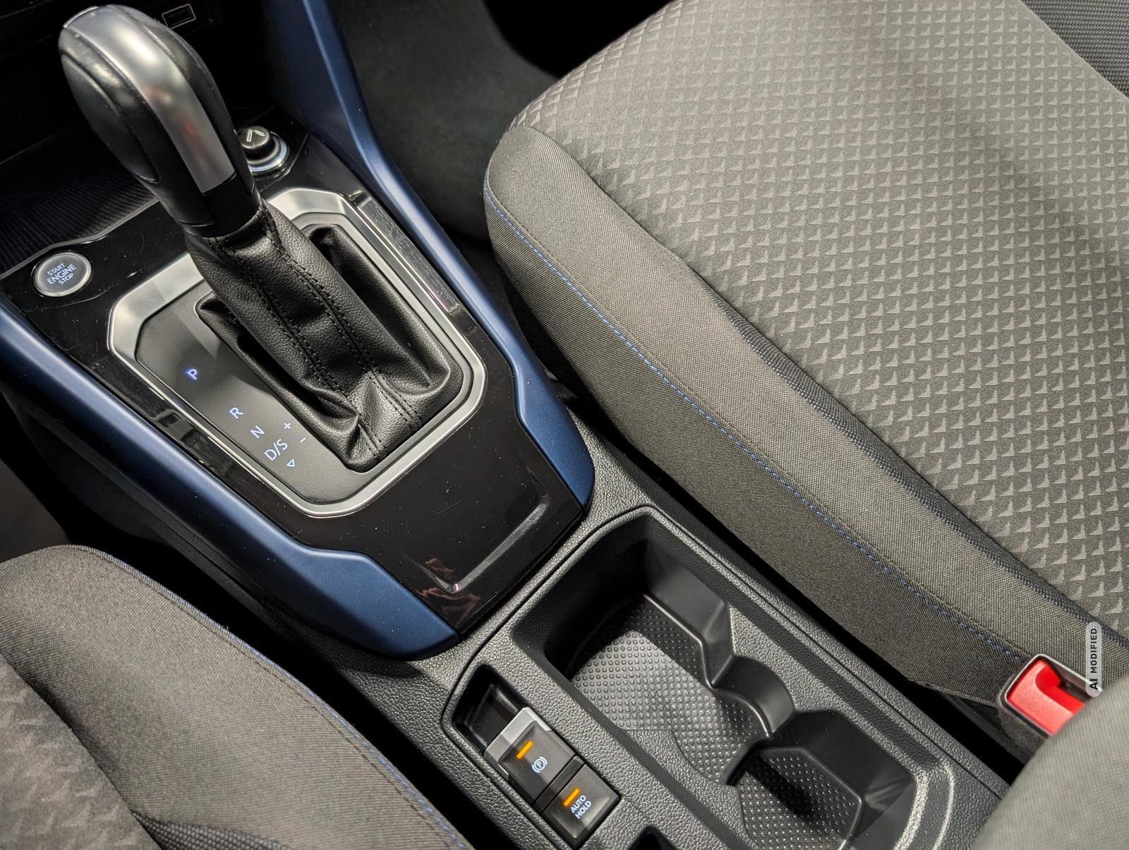Volkswagen T-Roc United Stdhzg./Navi/SHZ/Kam/elH/Keyl./17LM