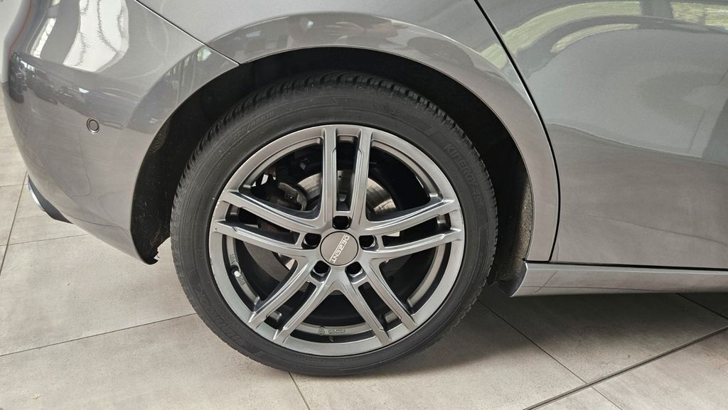 Mercedes-Benz A 200 Teilleder Sitzheiz Totwinkel Kamera Keyles