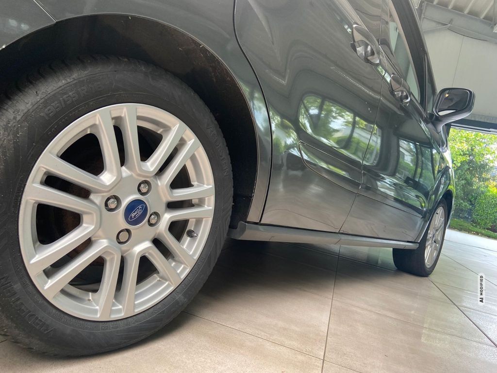 Ford Tourneo Courier Titanium Sitzheizung Tempomat
