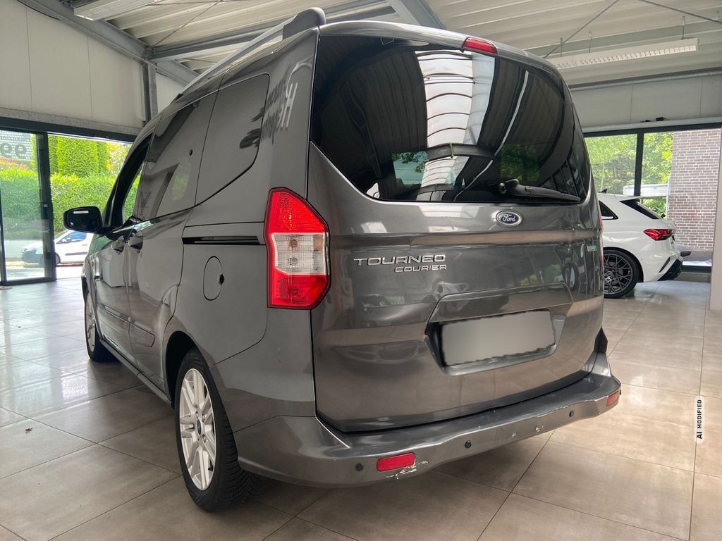 Ford Tourneo Courier Titanium Sitzheizung Tempomat