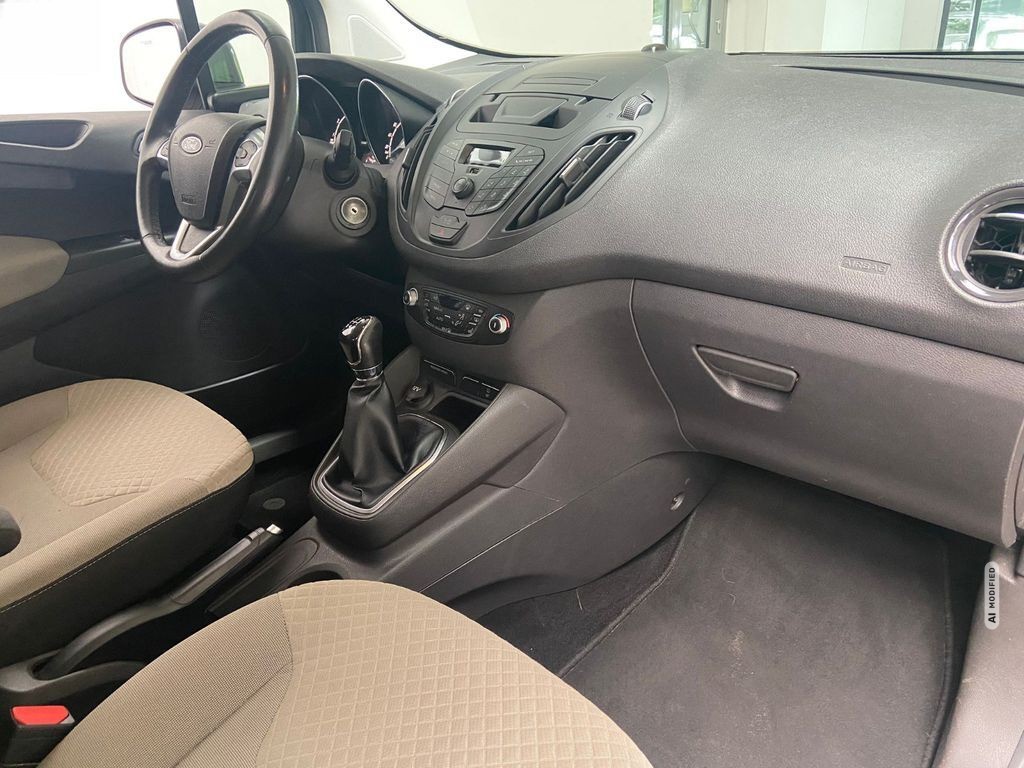 Ford Tourneo Courier Titanium Sitzheizung Tempomat