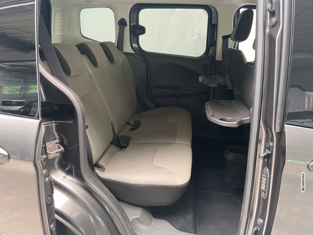 Ford Tourneo Courier Titanium Sitzheizung Tempomat