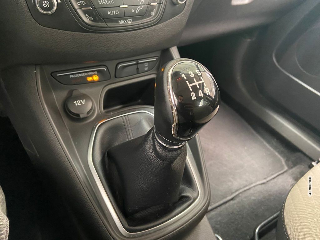 Ford Tourneo Courier Titanium Sitzheizung Tempomat