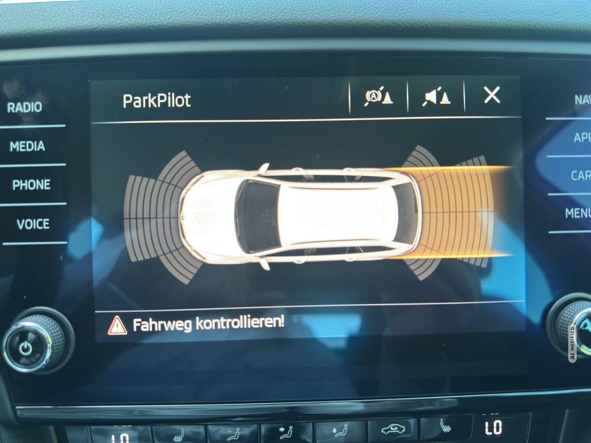 Skoda Octavia Combi SHZ/Navi/AHK/App Connect
