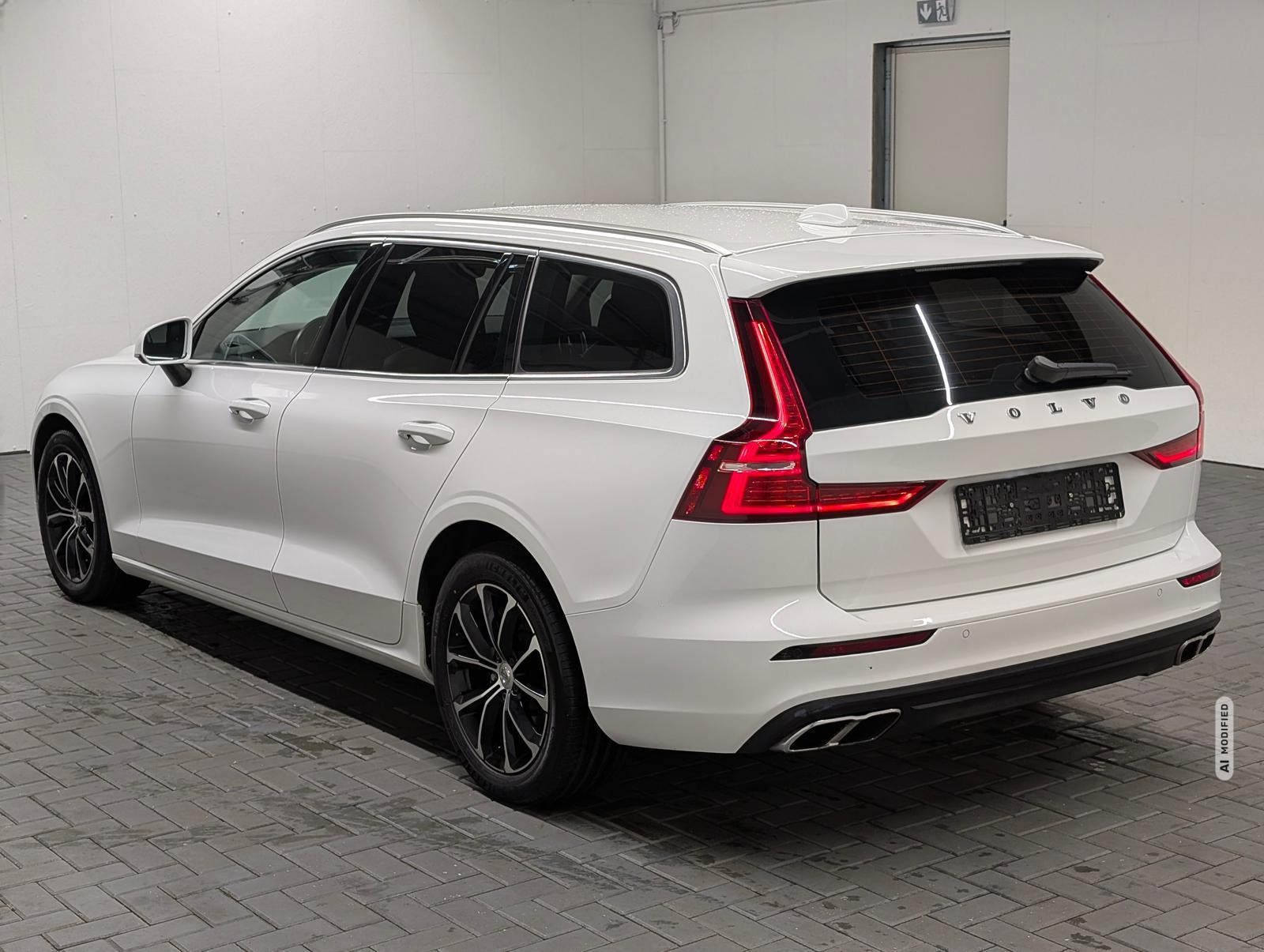 Volvo V60 Momentum Pro LED/Navi/4xSHZ/LHZ/PDC/ACC/elH