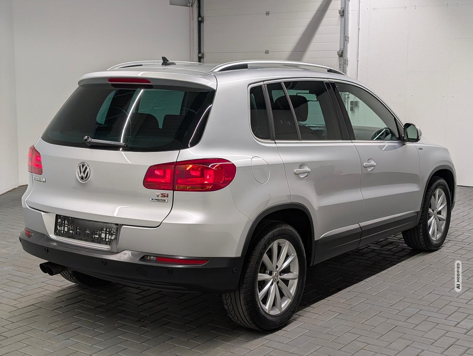 Volkswagen Tiguan Lounge Navi/AHK/SHZ/Parkass./Kam/GRA/17LM