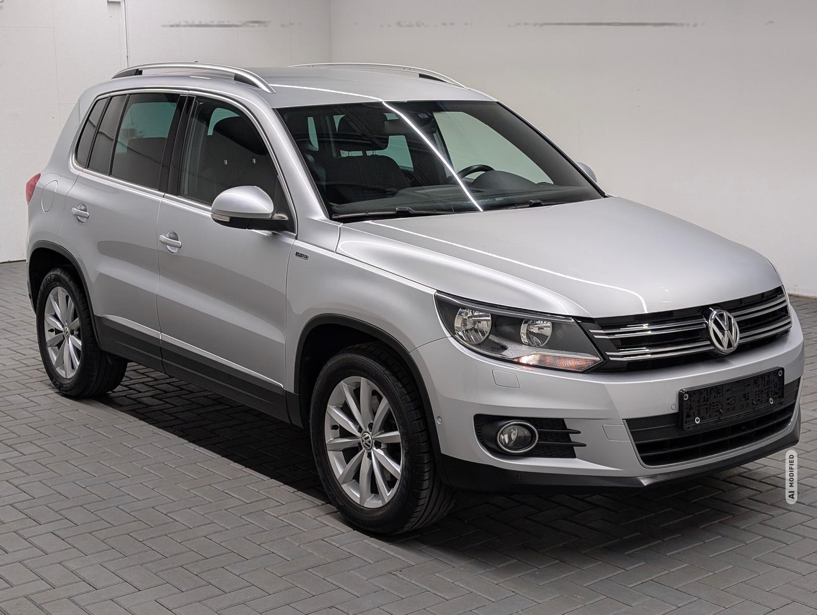Volkswagen Tiguan Lounge Navi/AHK/SHZ/Parkass./Kam/GRA/17LM