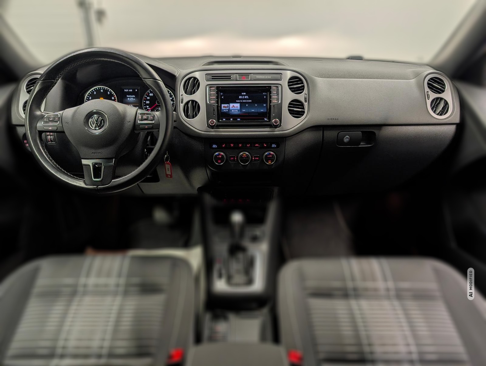 Volkswagen Tiguan Lounge Navi/AHK/SHZ/Parkass./Kam/GRA/17LM