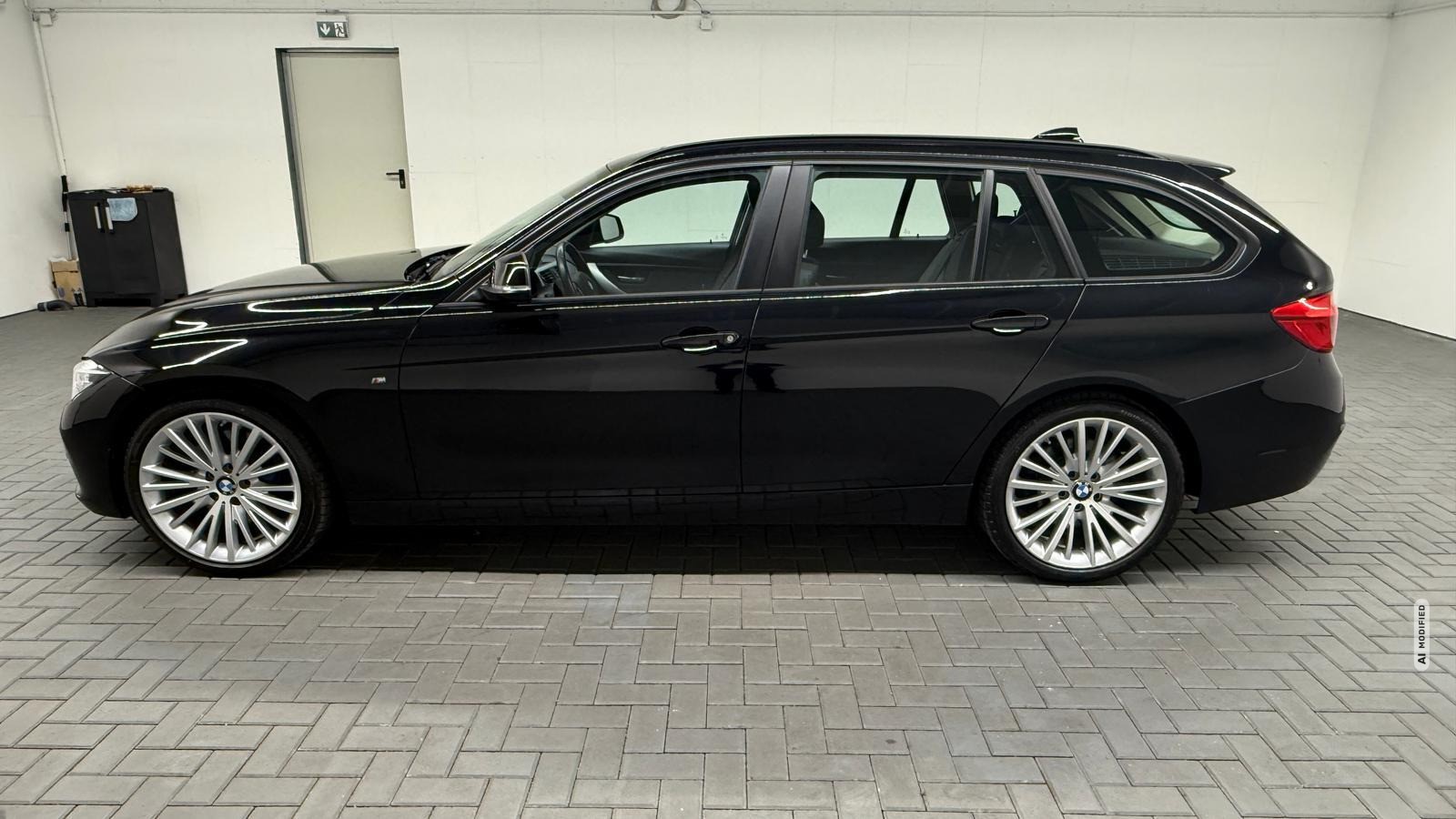 BMW 335 d Touring xDrive LED/Nav/Pano/HUD/AHK/SHZ/PDC