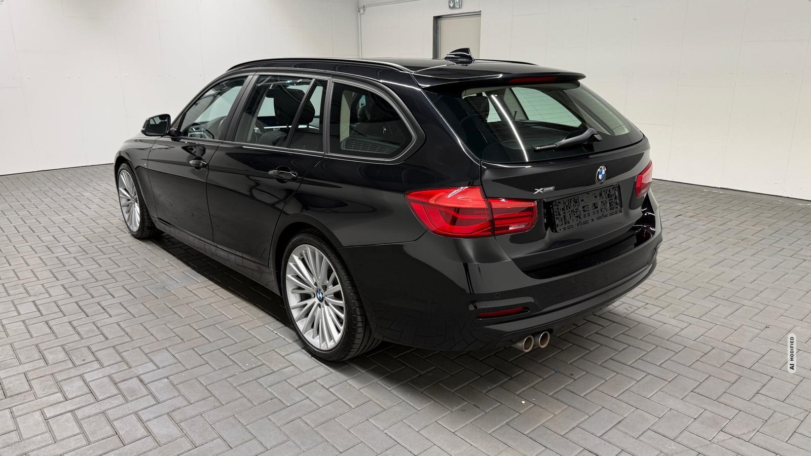 BMW 335 d Touring xDrive LED/Nav/Pano/HUD/AHK/SHZ/PDC