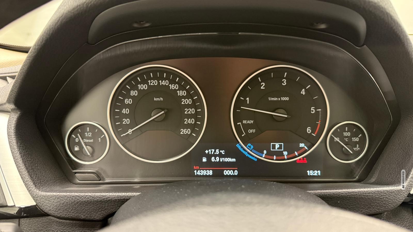 BMW 335 d Touring xDrive LED/Nav/Pano/HUD/AHK/SHZ/PDC