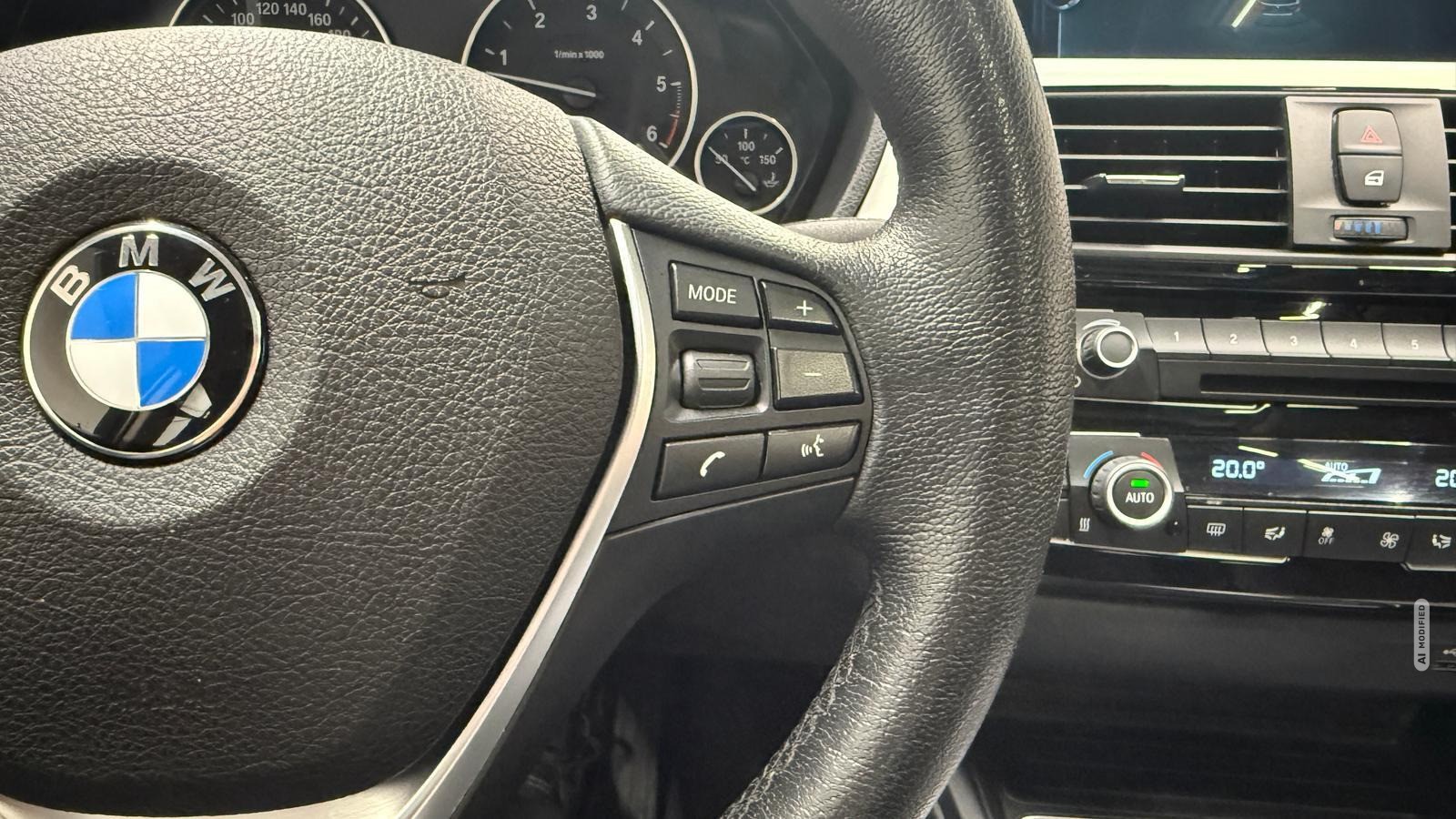 BMW 335 d Touring xDrive LED/Nav/Pano/HUD/AHK/SHZ/PDC