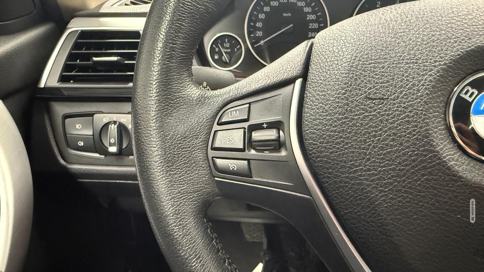 BMW 335 d Touring xDrive LED/Nav/Pano/HUD/AHK/SHZ/PDC