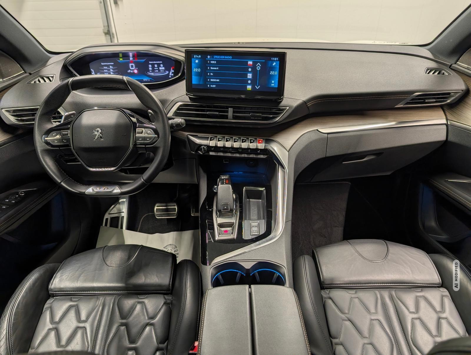 Peugeot 3008 GT LED/Navi/Pano/AHK/Kam/SHZ/Massage/19-LM