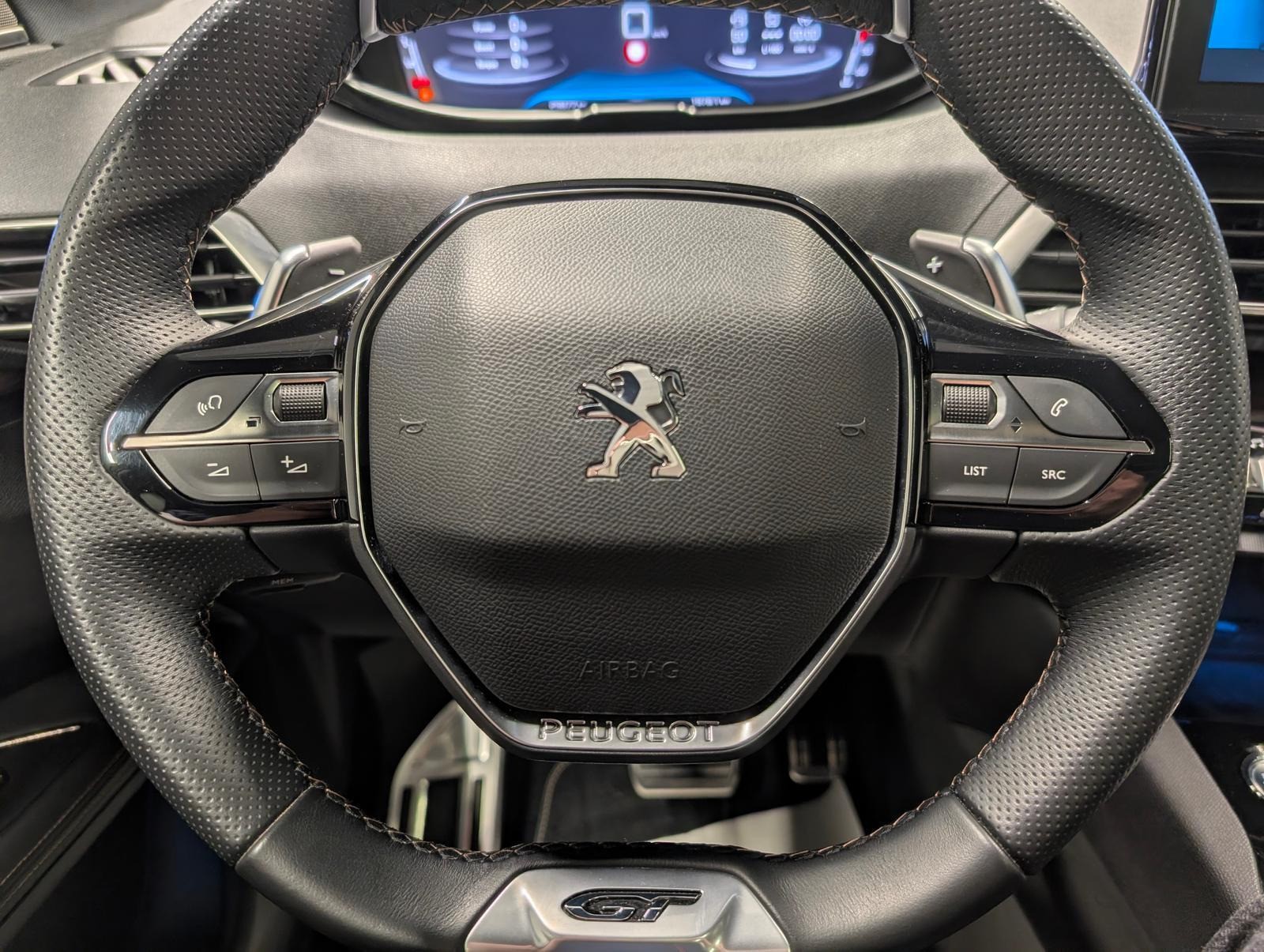 Peugeot 3008 GT LED/Navi/Pano/AHK/Kam/SHZ/Massage/19-LM