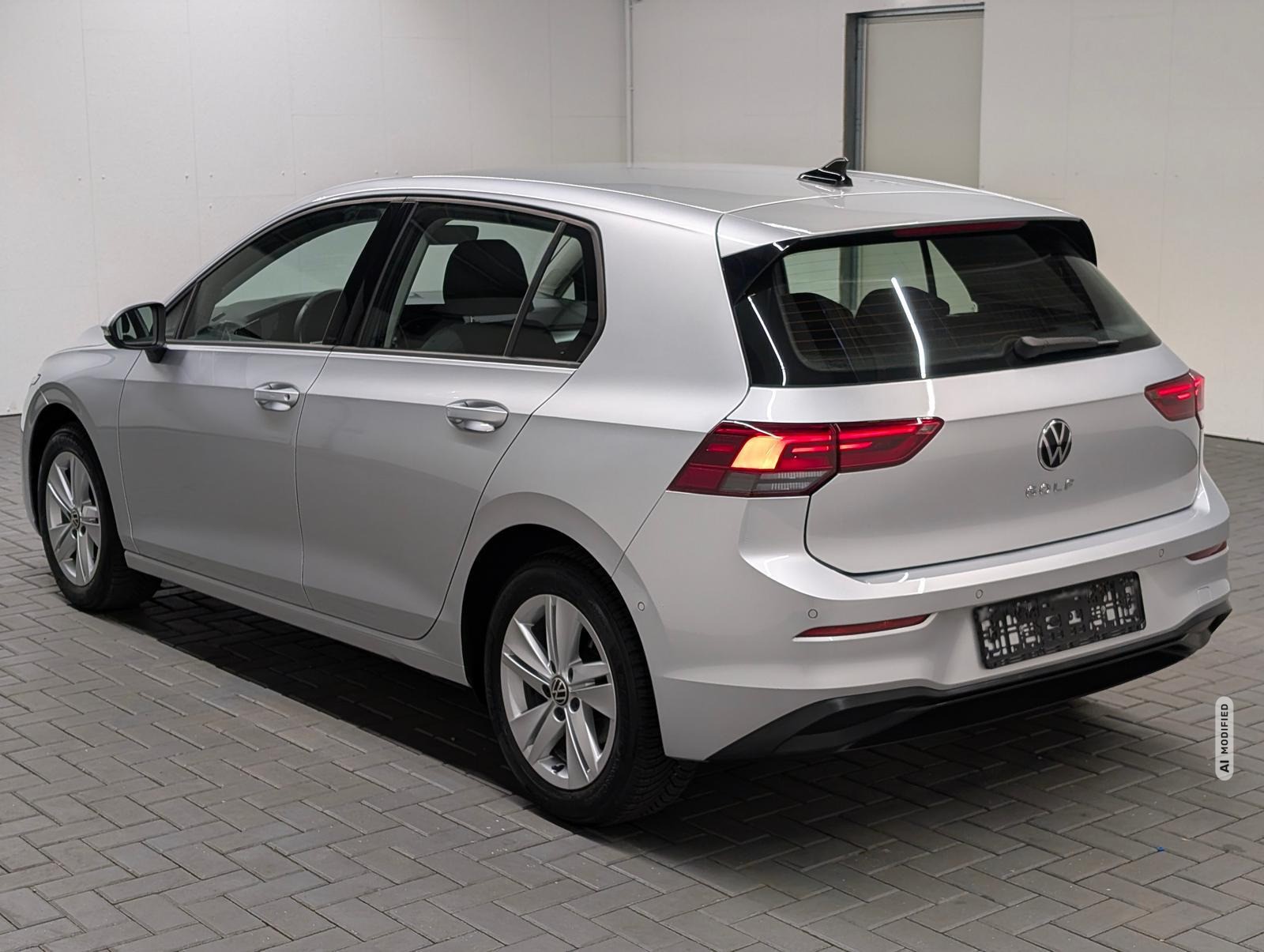 Volkswagen Golf VIII LED/Navi/AHK/SHZ/LHZ/Keyl./ACC/Kam