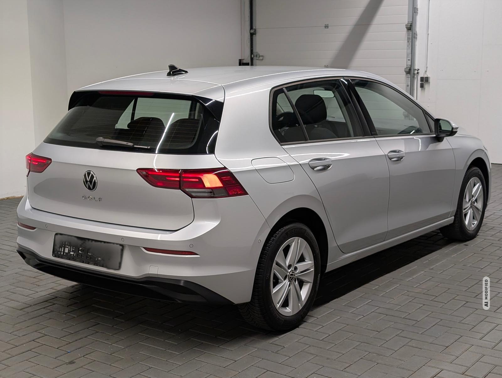Volkswagen Golf VIII LED/Navi/AHK/SHZ/LHZ/Keyl./ACC/Kam