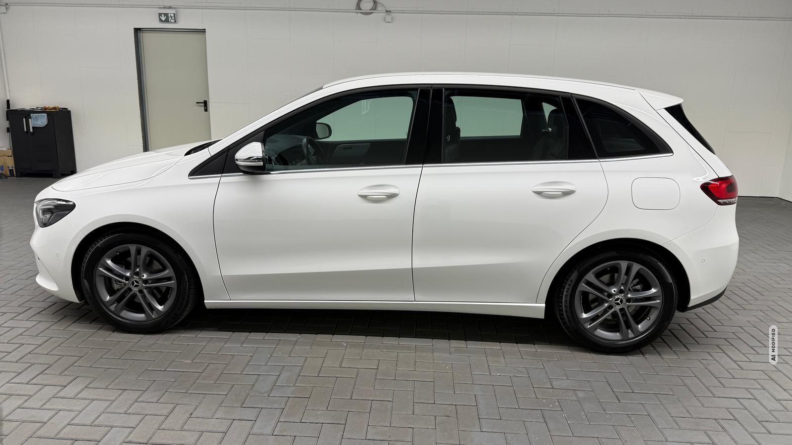Mercedes-Benz B 180 Style LED/Navi/SHZ/Kam/Parkass./GRA/17-LM