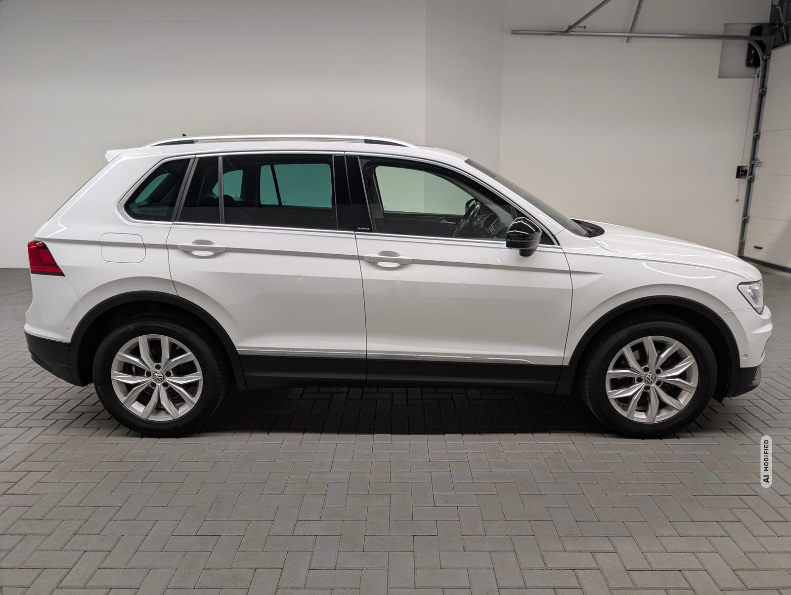 Volkswagen Tiguan IQ.Drive LED/Navi/Pano/SHZ/Kam/elH/18-LM