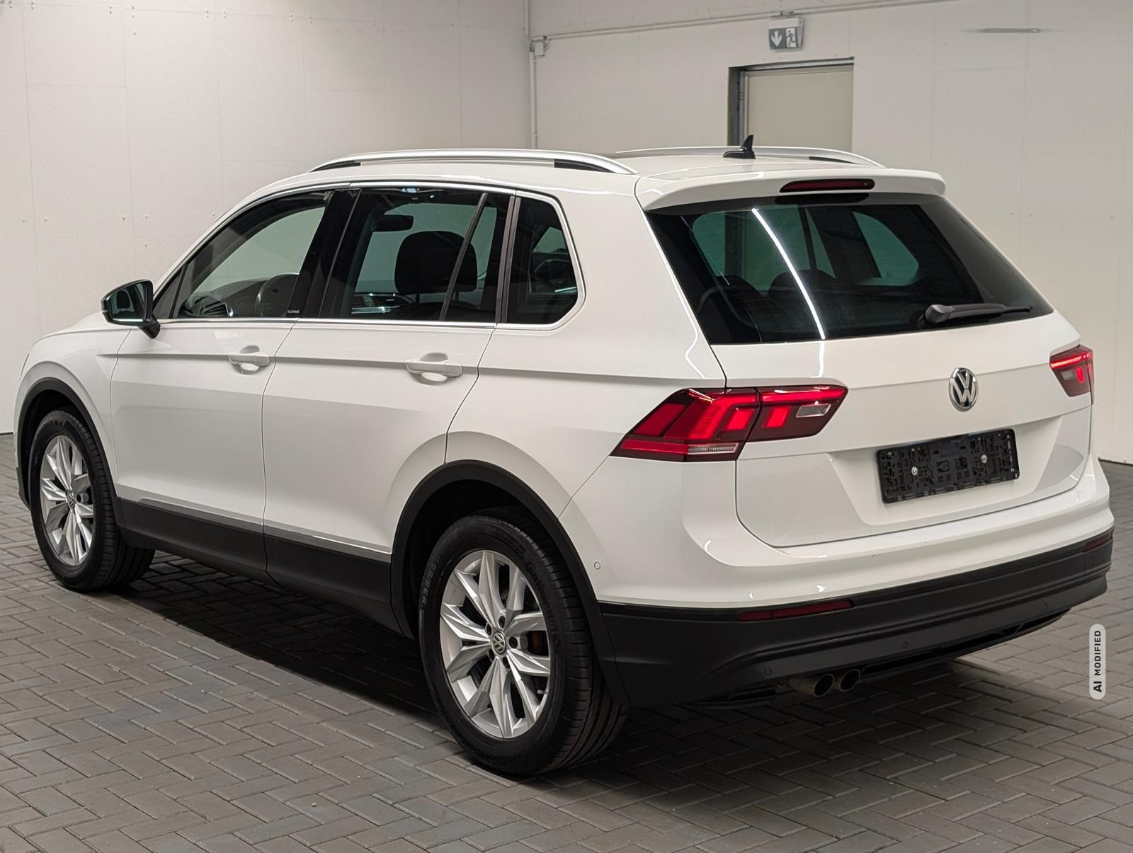 Volkswagen Tiguan IQ.Drive LED/Navi/Pano/SHZ/Kam/elH/18-LM