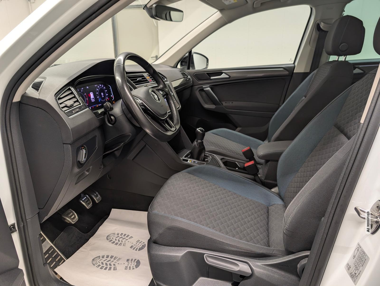 Volkswagen Tiguan IQ.Drive LED/Navi/Pano/SHZ/Kam/elH/18-LM