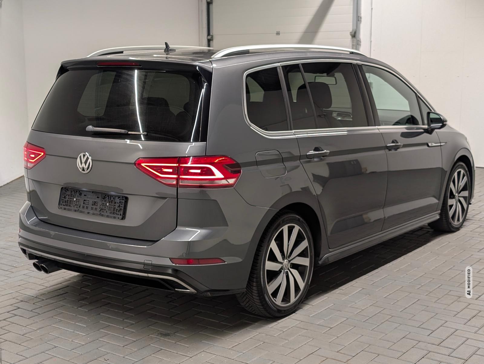 Volkswagen Touran Highline R-Line LED/Leder/Pano/ACC/Navi