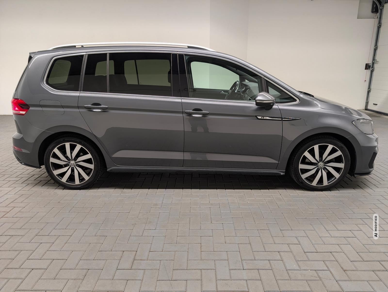 Volkswagen Touran Highline R-Line LED/Leder/Pano/ACC/Navi