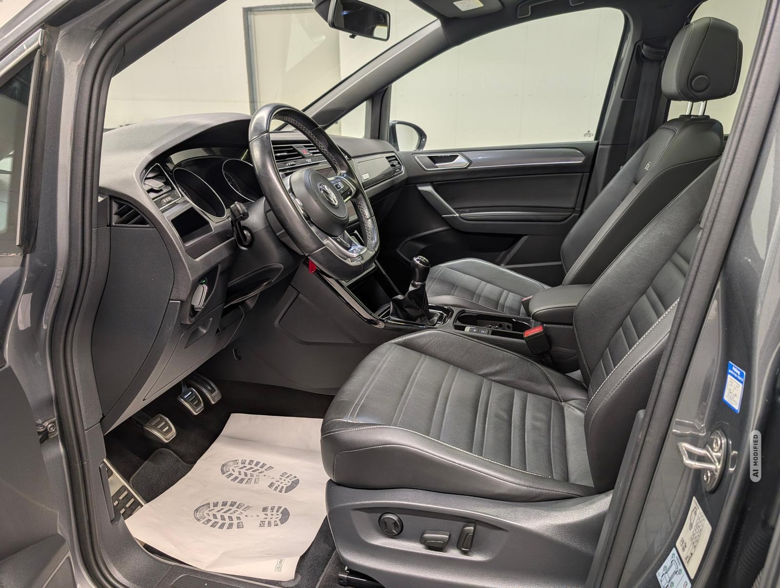 Volkswagen Touran Highline R-Line LED/Leder/Pano/ACC/Navi