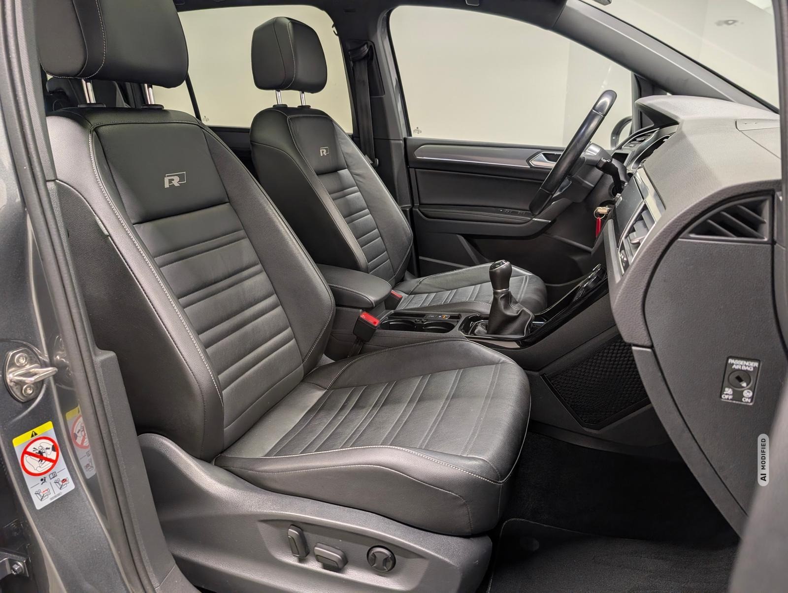 Volkswagen Touran Highline R-Line LED/Leder/Pano/ACC/Navi