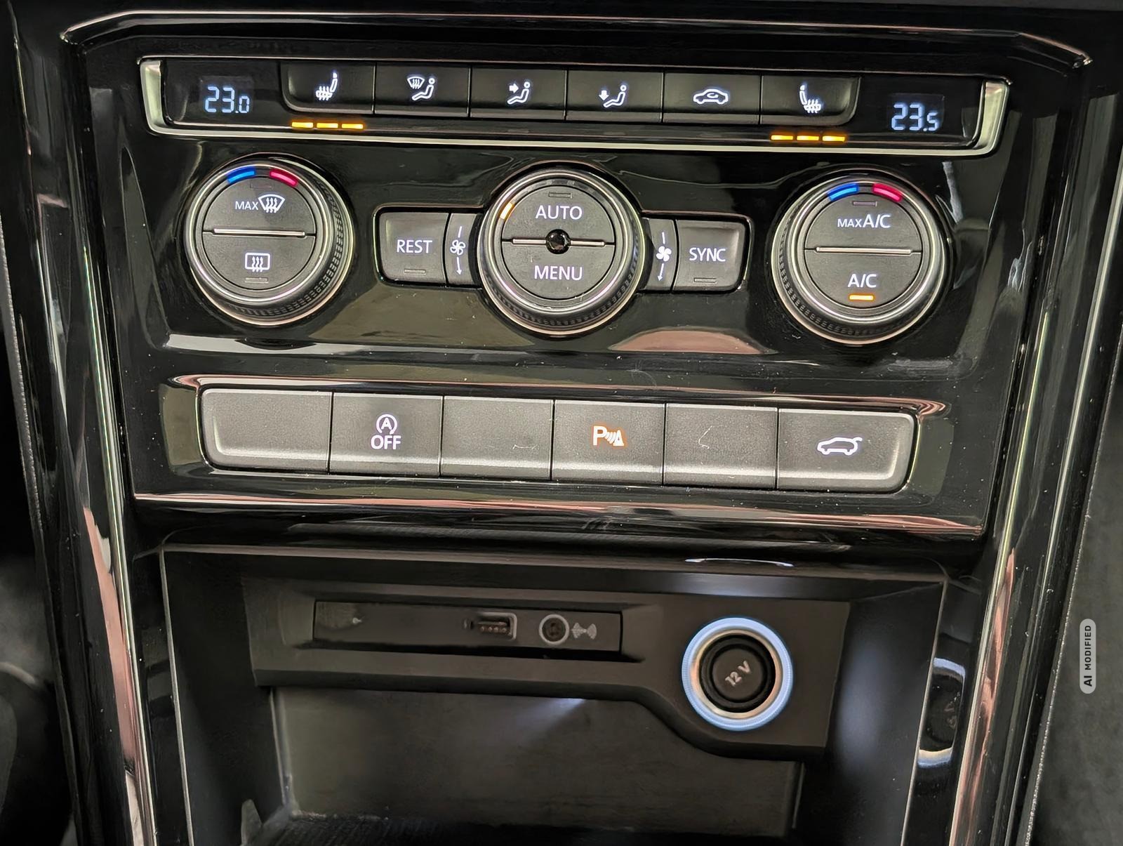 Volkswagen Touran Highline R-Line LED/Leder/Pano/ACC/Navi