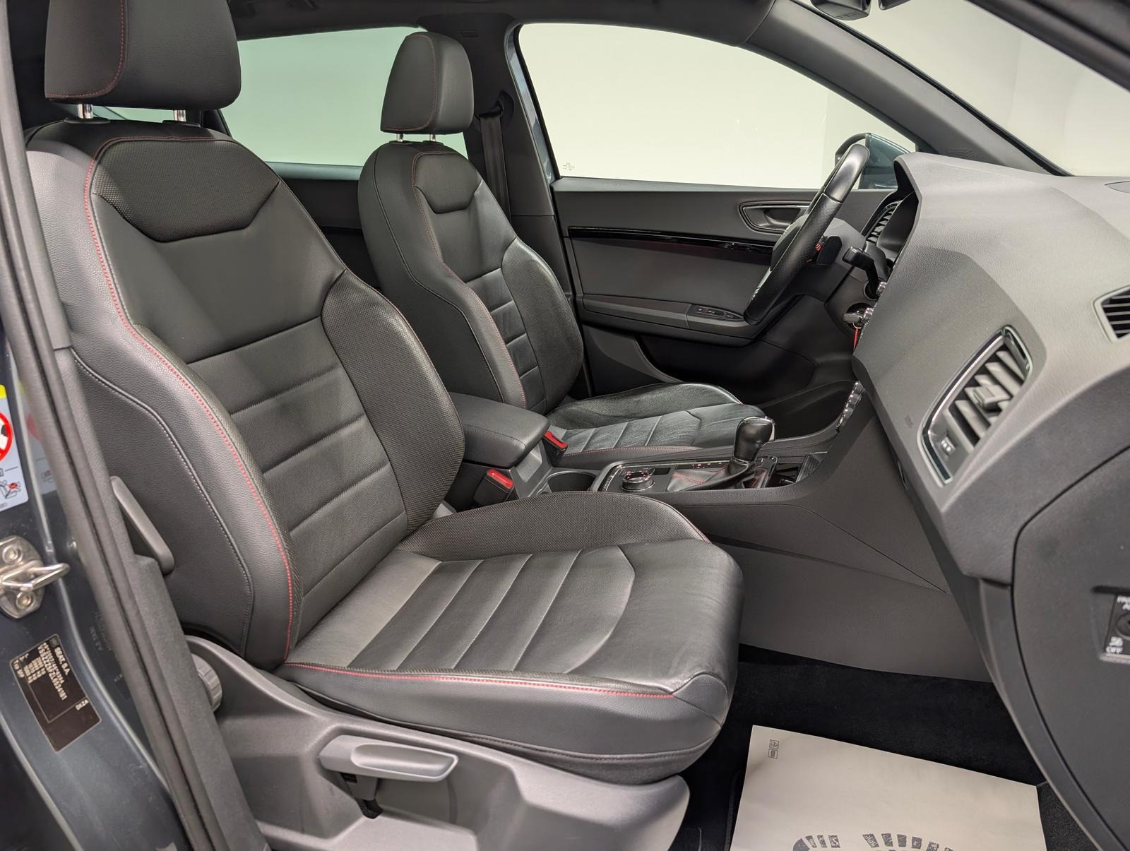 Seat Ateca 4Drive FR LED/Navi/Pano/AHK/SHZ/Kam/19-LM