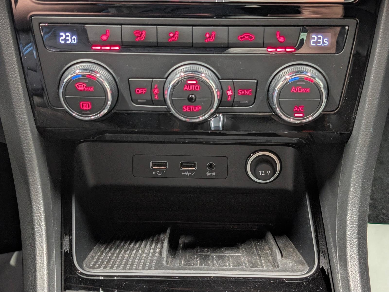 Seat Ateca 4Drive FR LED/Navi/Pano/AHK/SHZ/Kam/19-LM