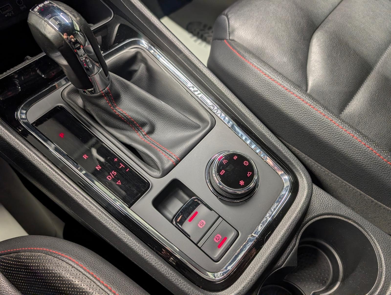Seat Ateca 4Drive FR LED/Navi/Pano/AHK/SHZ/Kam/19-LM