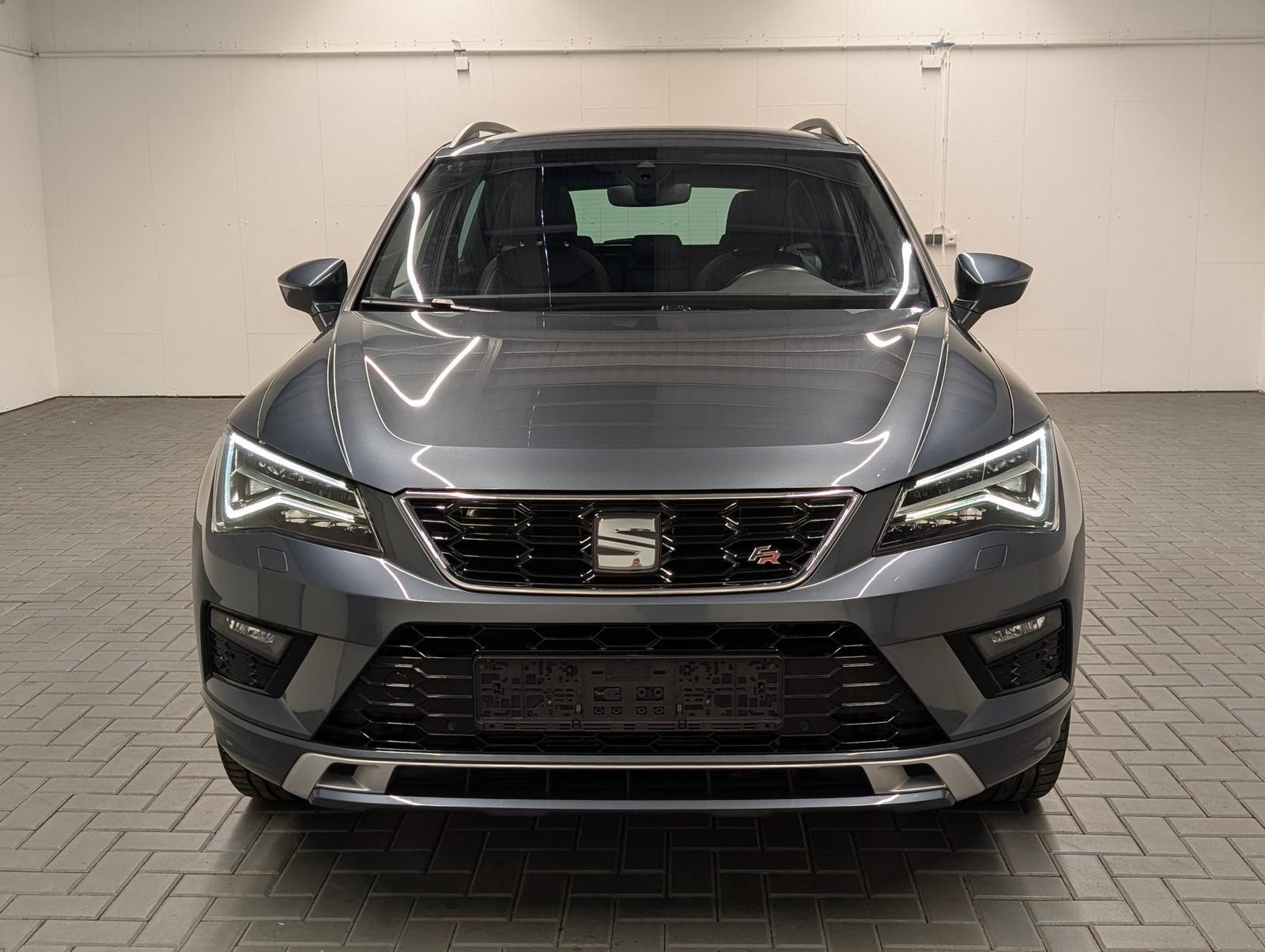 Seat Ateca 4Drive FR LED/Navi/Pano/AHK/SHZ/Kam/19-LM