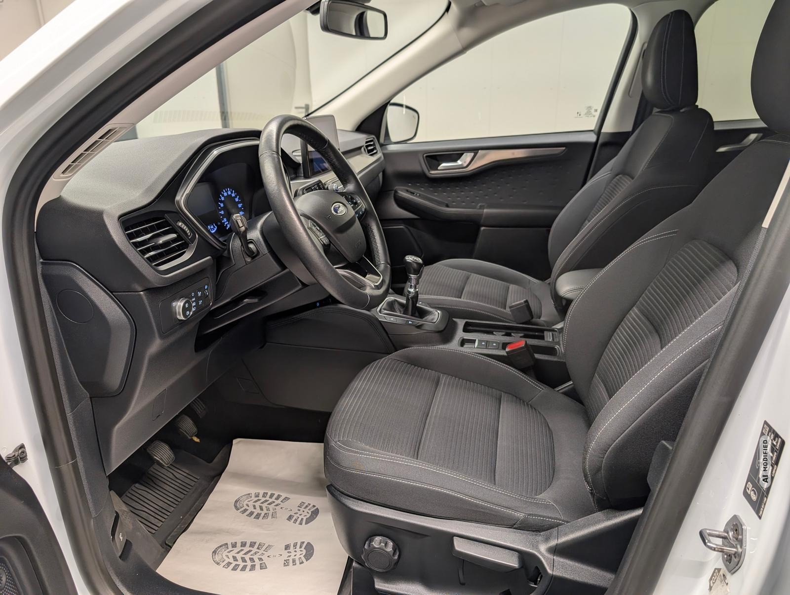 Ford Kuga Titanium Navi/SHZ/LHZ/FSH/Kam/Keyl/ACC/17LM