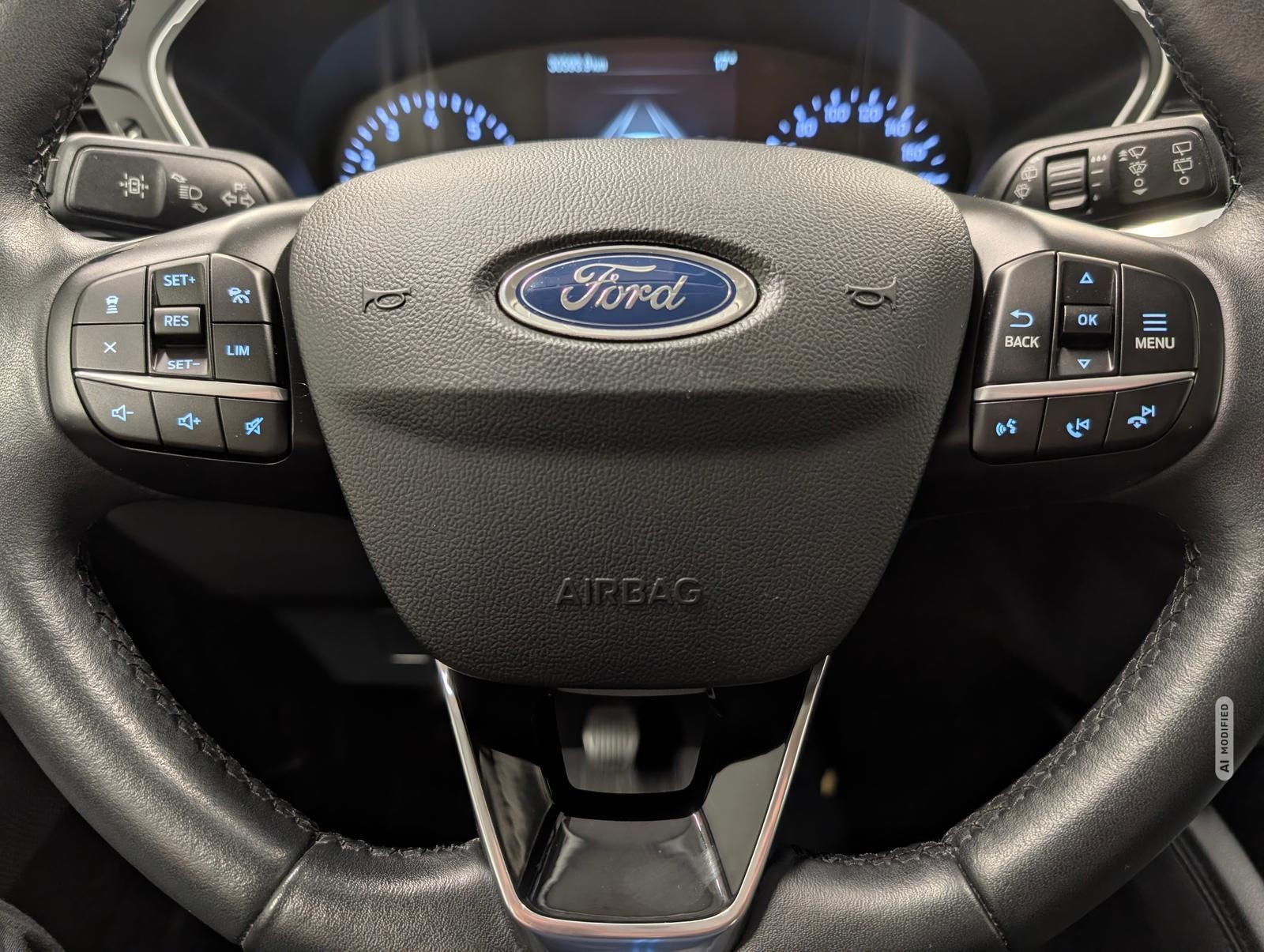 Ford Kuga Titanium Navi/SHZ/LHZ/FSH/Kam/Keyl/ACC/17LM