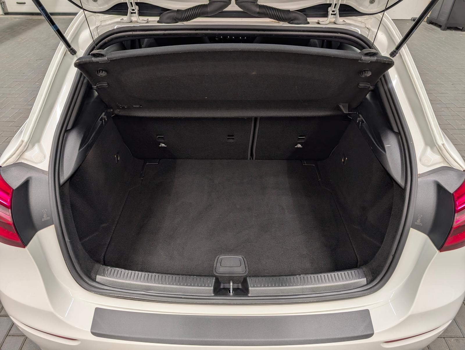 Mercedes-Benz d Navi/SHZ/Tempom./VirCo/Parkass.