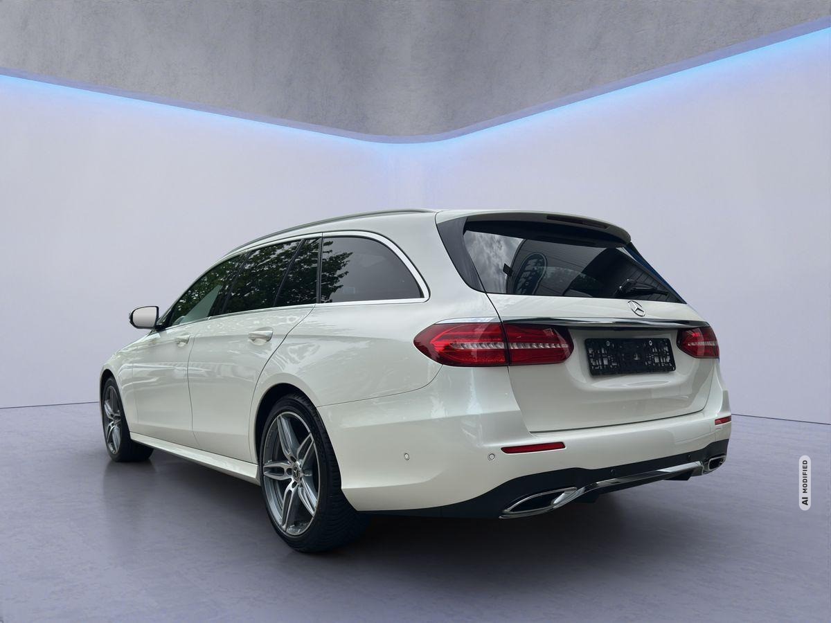 Mercedes-Benz E 220 d T AMG-Line LED/360°/Leder/Pano/Burmester