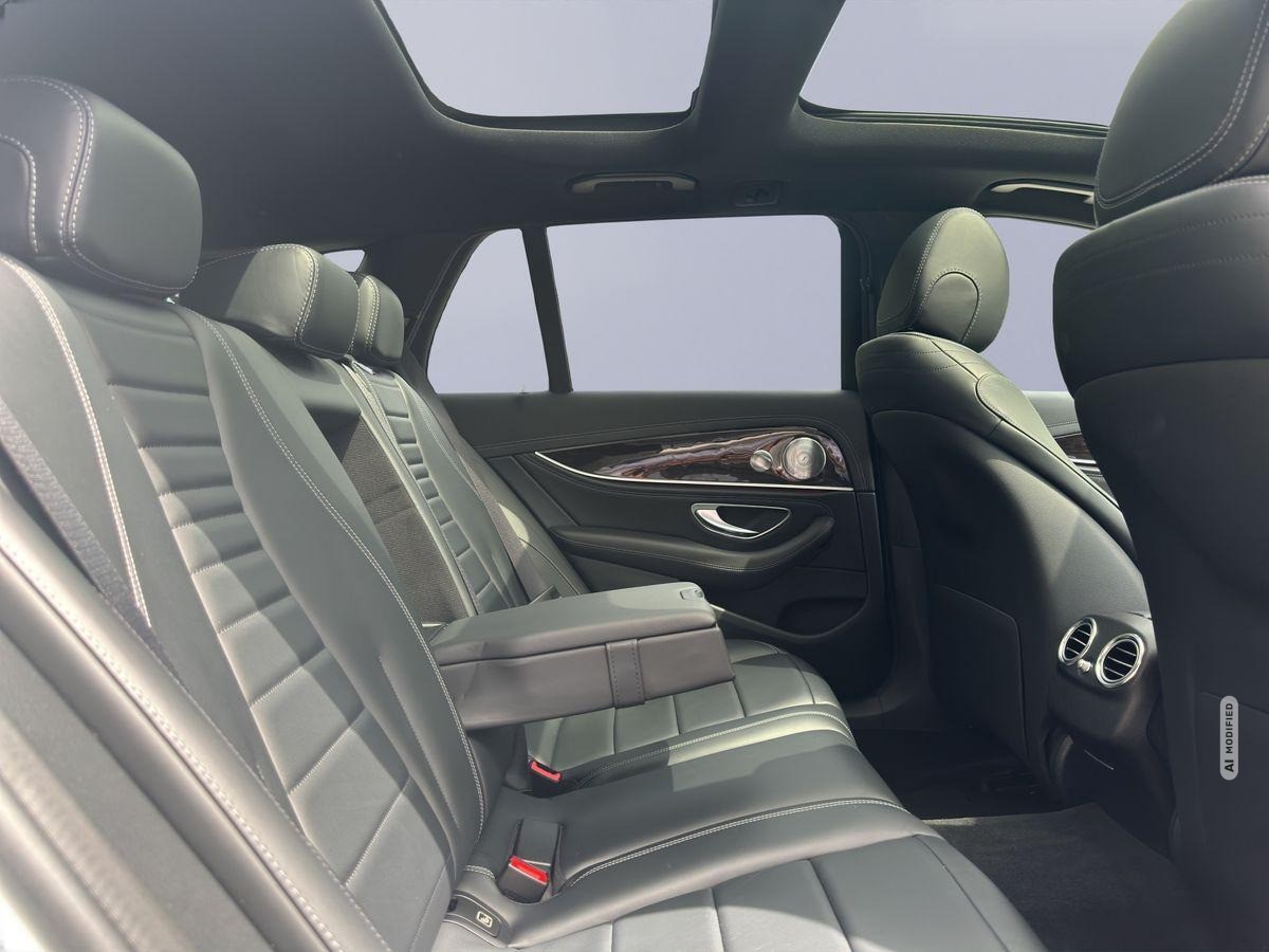 Mercedes-Benz E 220 d T AMG-Line LED/360°/Leder/Pano/Burmester