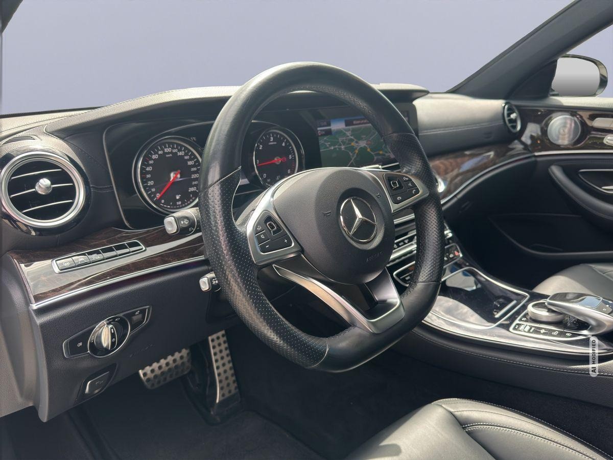 Mercedes-Benz E 220 d T AMG-Line LED/360°/Leder/Pano/Burmester