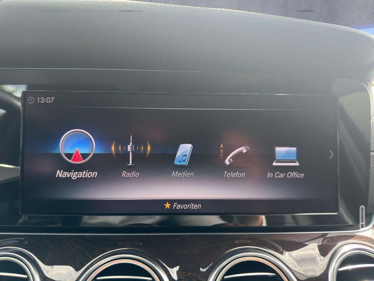 Mercedes-Benz E 220 d T AMG-Line LED/360°/Leder/Pano/Burmester
