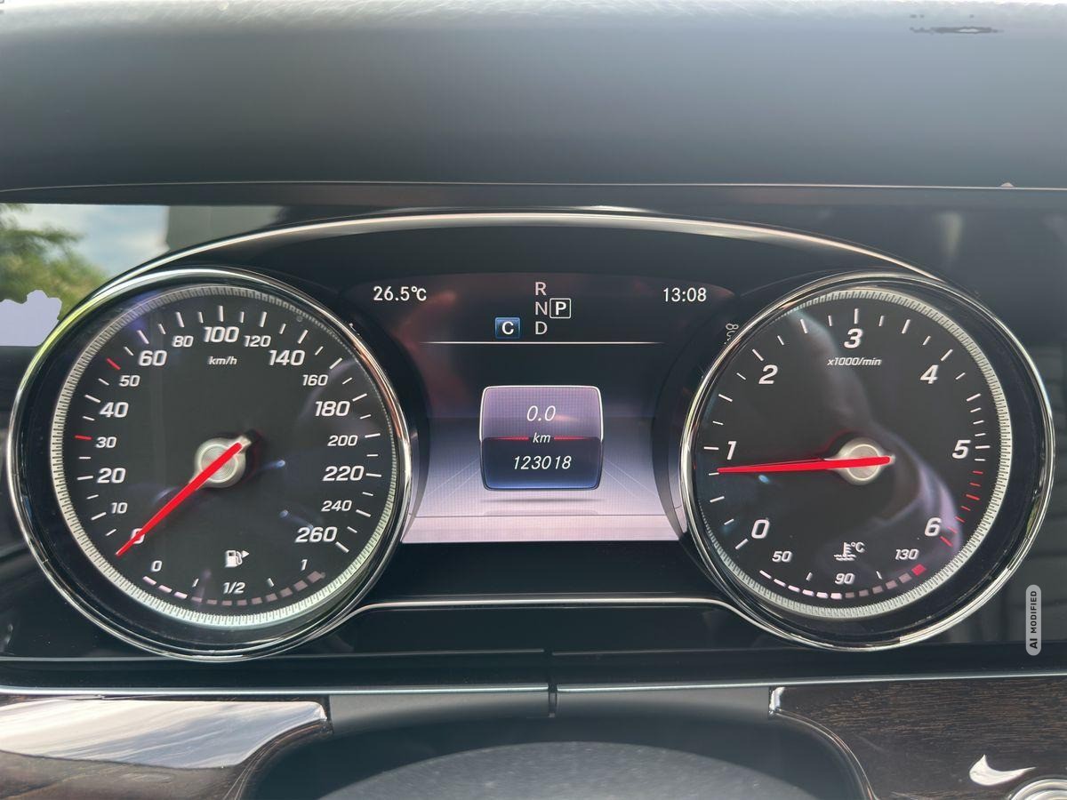 Mercedes-Benz E 220 d T AMG-Line LED/360°/Leder/Pano/Burmester
