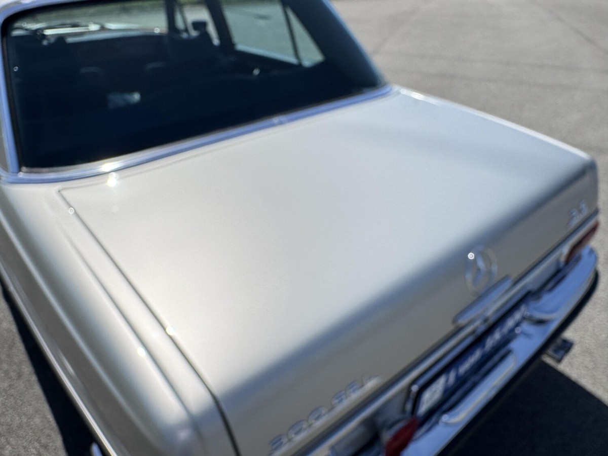 Mercedes-Benz 300 SEL 3,5 V8 Leder+Schiebedach+metallic+